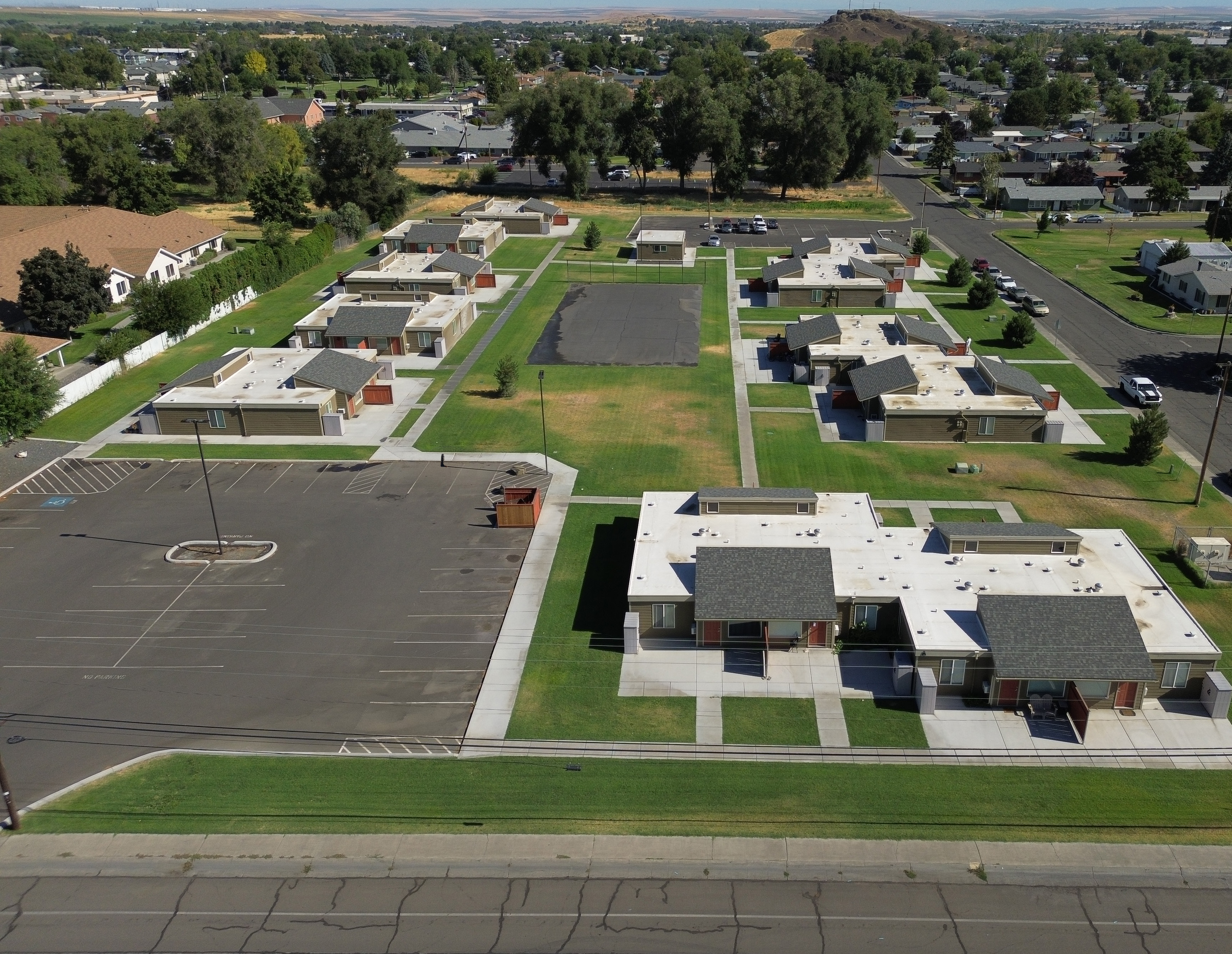 Aerial view of Sunshine Court apartment complex in Hermiston, Oregon